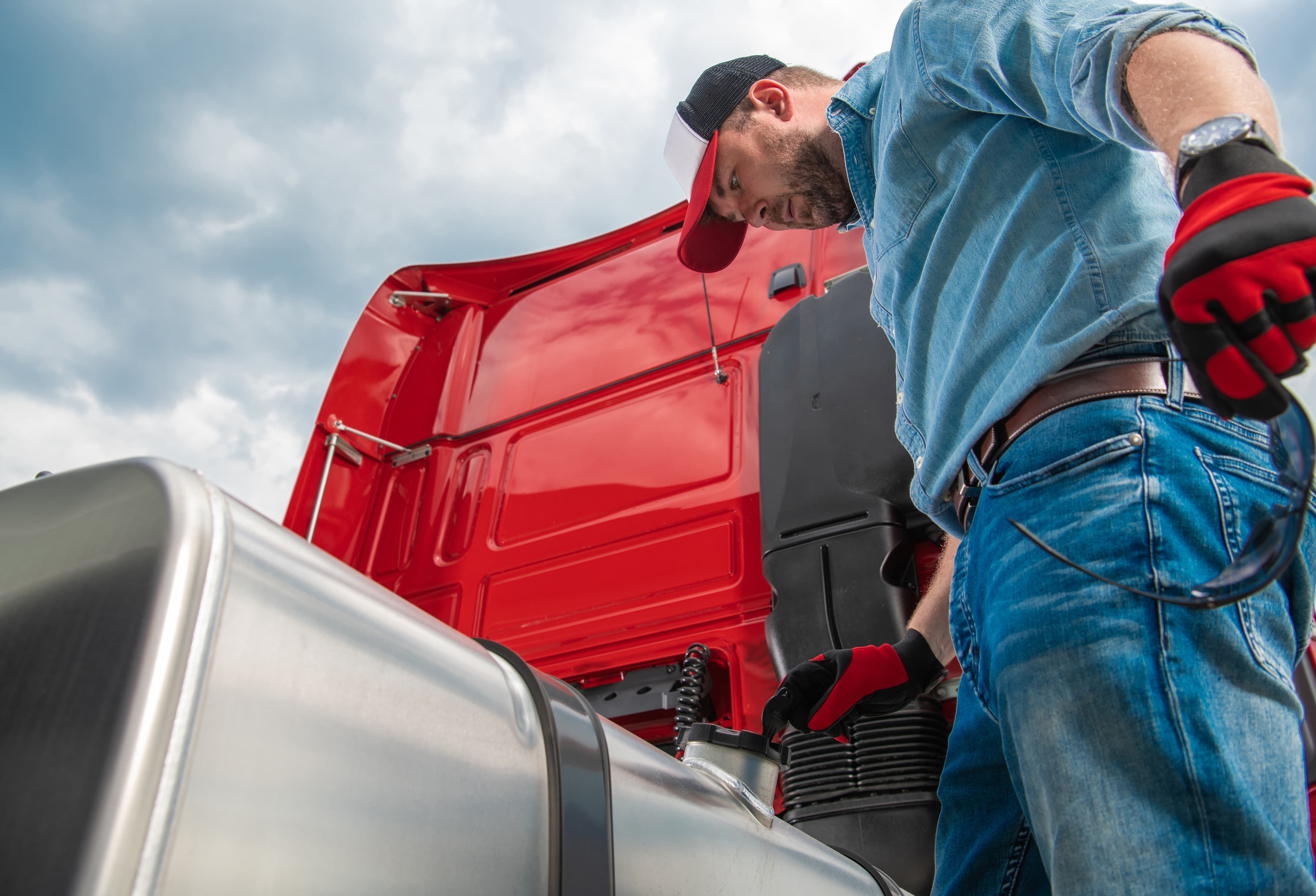Mobile Fuel Services fueling a fleet on-site